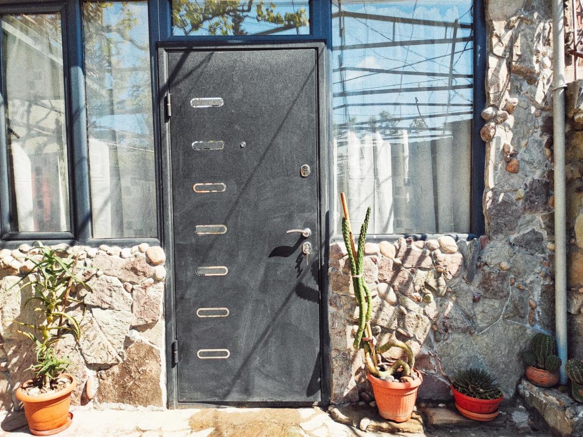 Guesthouse Ttt-1 Tbilisi Exterior photo